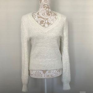No Boundaries fuzzy white/beige sweater